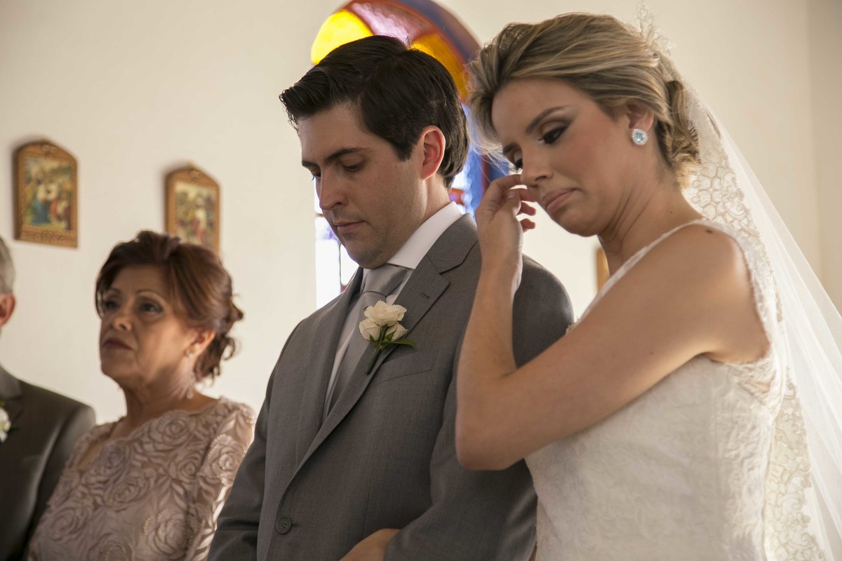 Casamento feito em Minas Gerais, fazenda da família, casamento de dia, ao ar livre, decoração rústica, fotografia de casamento, por sabrina lemes fotografia, fotógrafa de poços de caldas.
