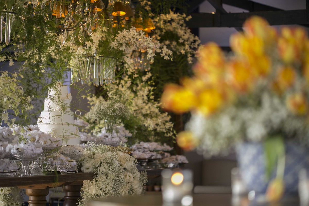 Casamento feito em Minas Gerais, fazenda da família, casamento de dia, ao ar livre, decoração rústica, fotografia de casamento, por sabrina lemes fotografia, fotógrafa de poços de caldas.