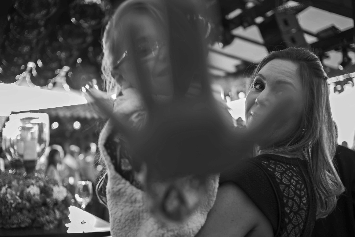 Casamento feito em Minas Gerais, fazenda da família, casamento de dia, ao ar livre, decoração rústica, fotografia de casamento, por sabrina lemes fotografia, fotógrafa de poços de caldas.