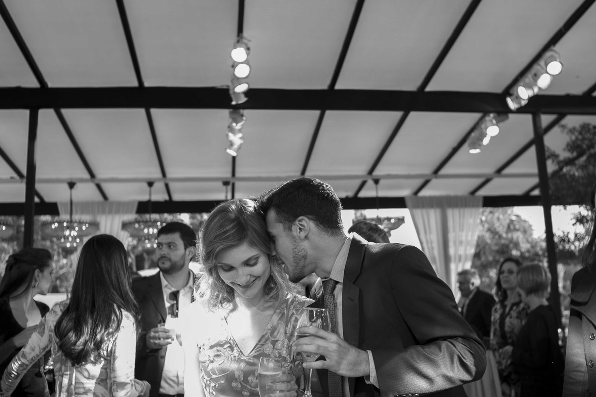 Casamento feito em Minas Gerais, fazenda da família, casamento de dia, ao ar livre, decoração rústica, fotografia de casamento, por sabrina lemes fotografia, fotógrafa de poços de caldas.
