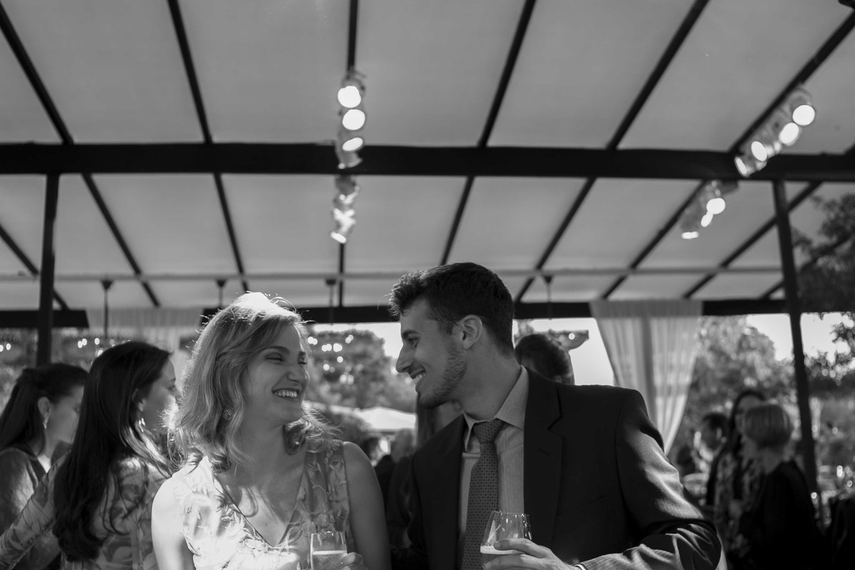 Casamento feito em Minas Gerais, fazenda da família, casamento de dia, ao ar livre, decoração rústica, fotografia de casamento, por sabrina lemes fotografia, fotógrafa de poços de caldas.