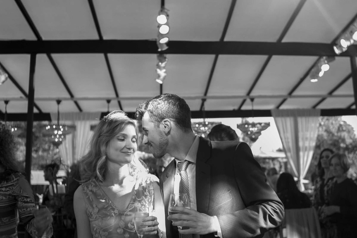 Casamento feito em Minas Gerais, fazenda da família, casamento de dia, ao ar livre, decoração rústica, fotografia de casamento, por sabrina lemes fotografia, fotógrafa de poços de caldas.