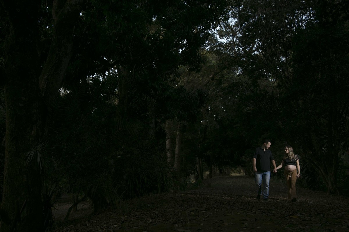 Ensaio de grávida realizado na fazenda Bela Vista em Três Pontas Minas Gerais. Ensaio ao ar livre, por do sol lindo.