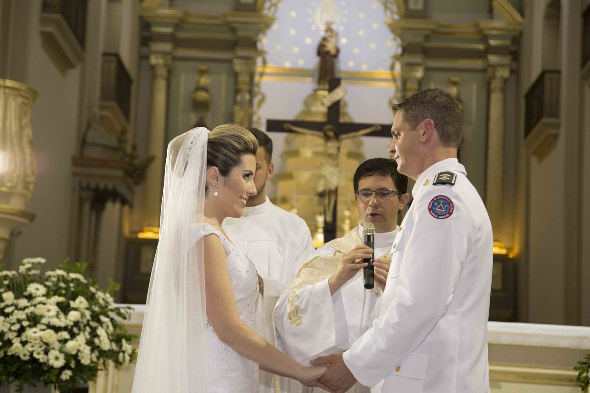 Casamento sul de Minas Gerais, por sabrina lemes fotografia, make de noiva classico, Catedral de Campanha, vestido de noiva classico