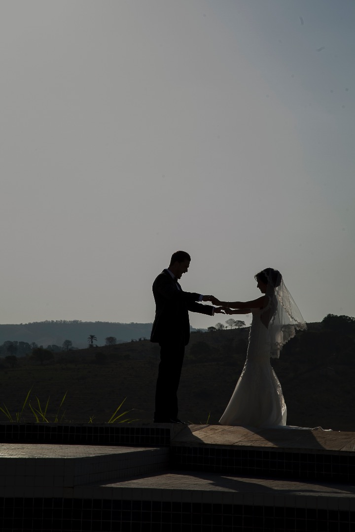 Casamento realizado em Varginha - MG, ao ar livre, cerimonia e festa de casamento inesquecíveis.