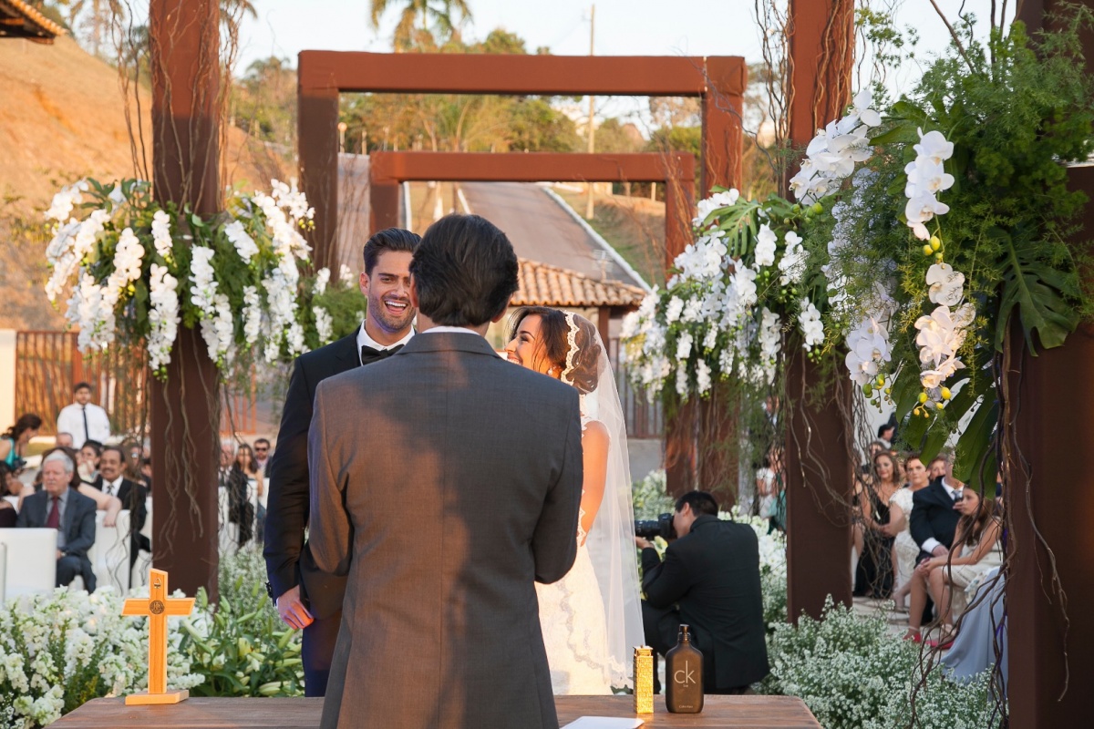 Casamento realizado em Varginha - MG, ao ar livre, cerimonia e festa de casamento inesquecíveis.