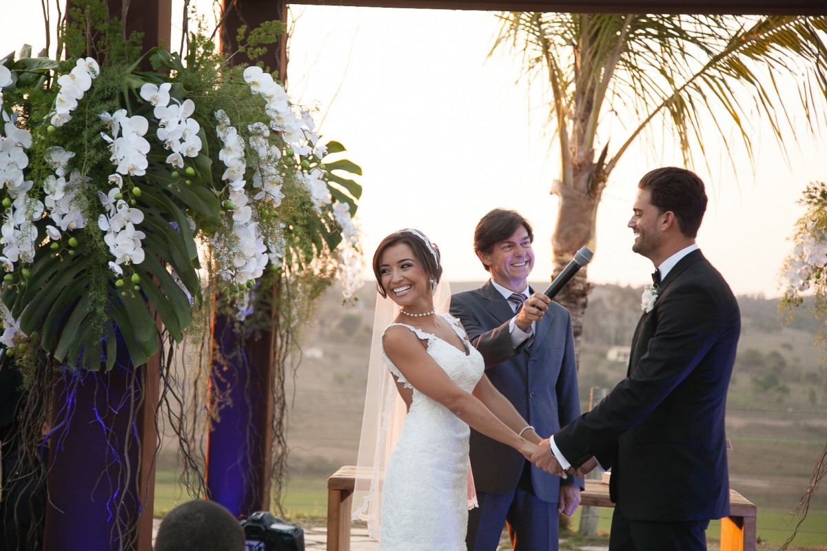 Casamento realizado em Varginha - MG, ao ar livre, cerimonia e festa de casamento inesquecíveis.