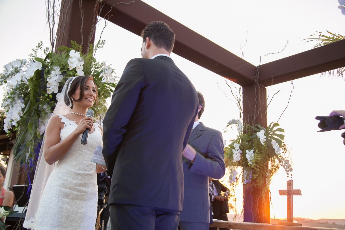 Casamento realizado em Varginha - MG, ao ar livre, cerimonia e festa de casamento inesquecíveis.