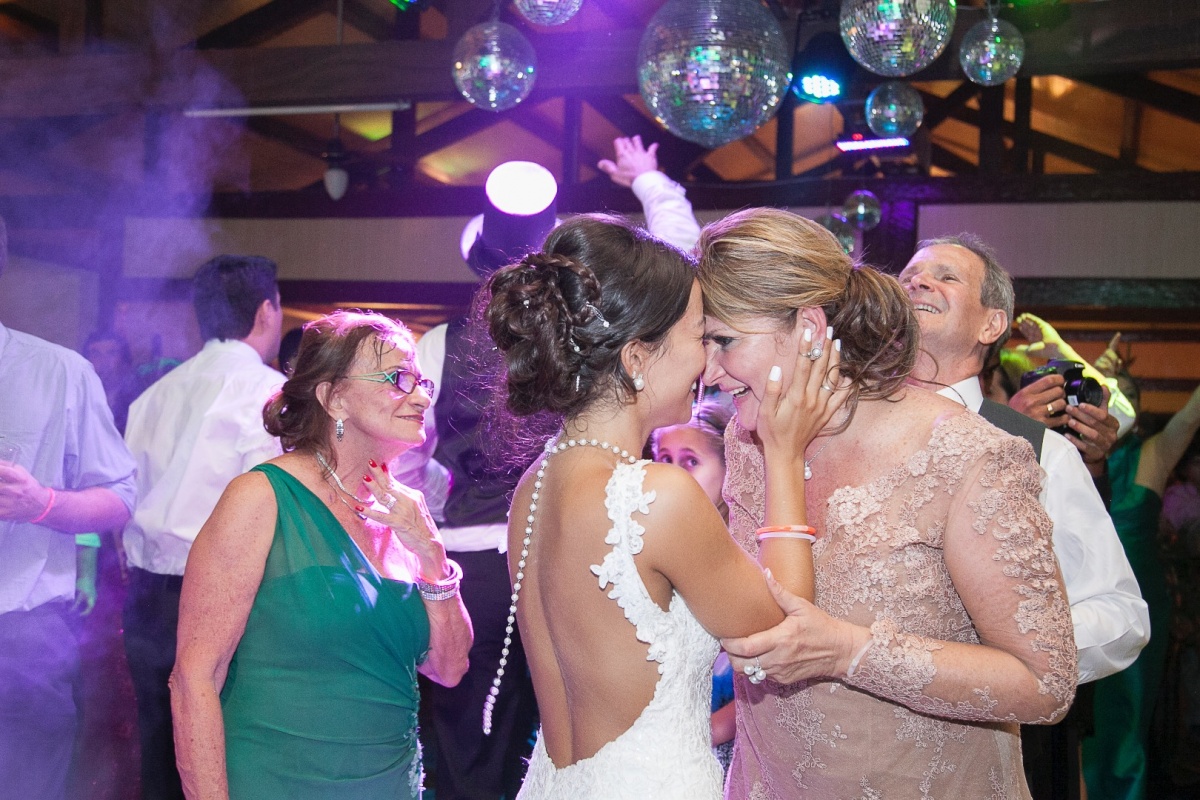 Casamento realizado em Varginha - MG, ao ar livre, cerimonia e festa de casamento inesquecíveis.