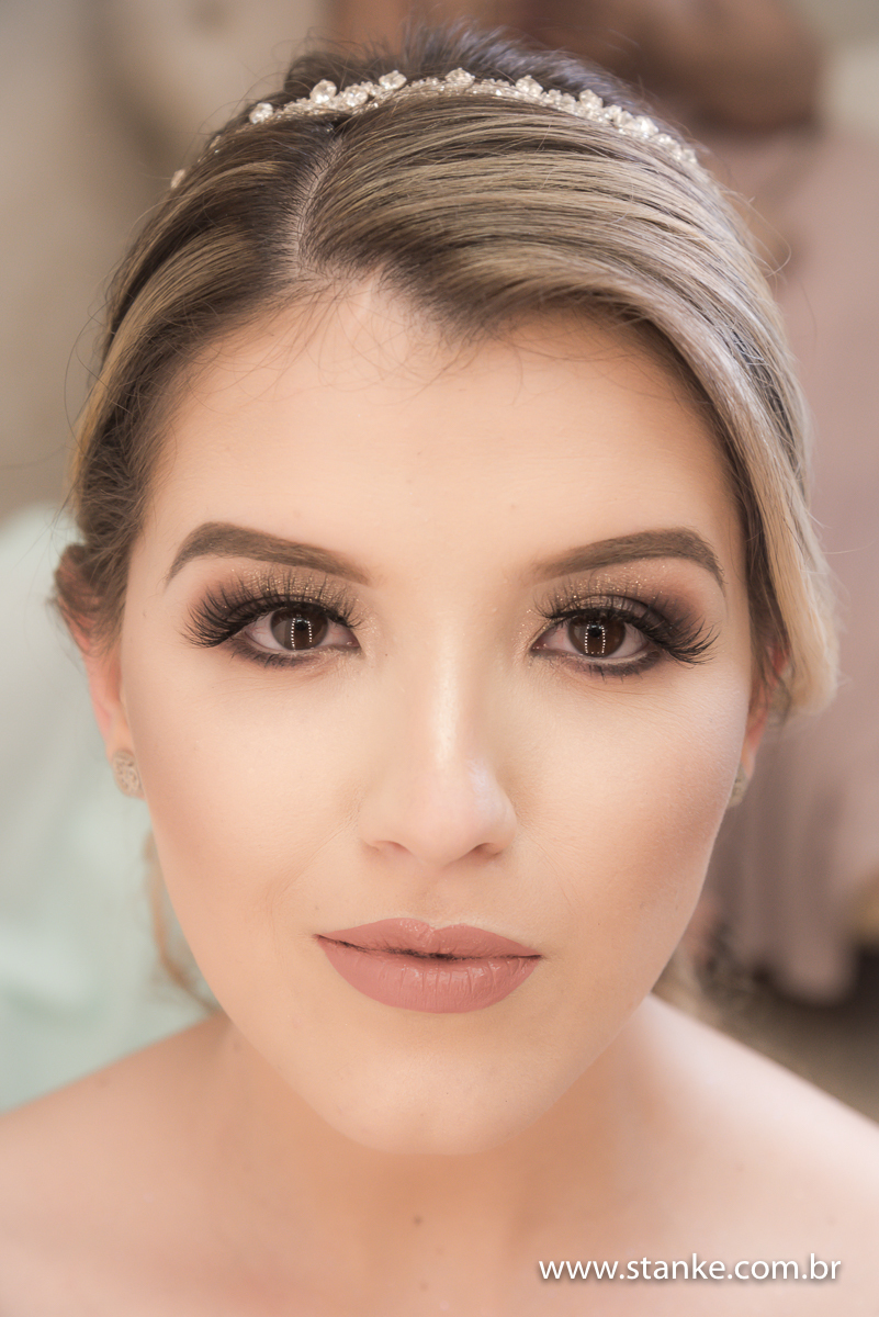 Casamento de Fernanda e Adriano, noiva close, make up de Thatiane Lopes, Campo Grande-MS