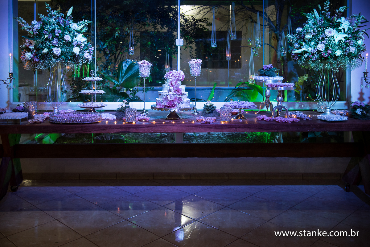 Casamento de Fernanda e Adriano, mesa do bolo, make up de Thatiane Lopes, Campo Grande-MS