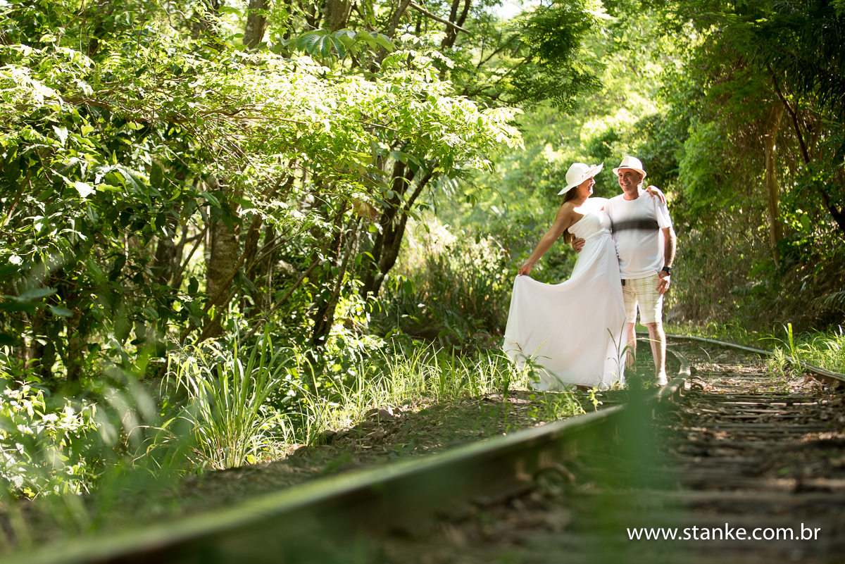 Claudete e Claudemir, ensaio externo, noivos sobre os trilhos, piraputanga-ms 