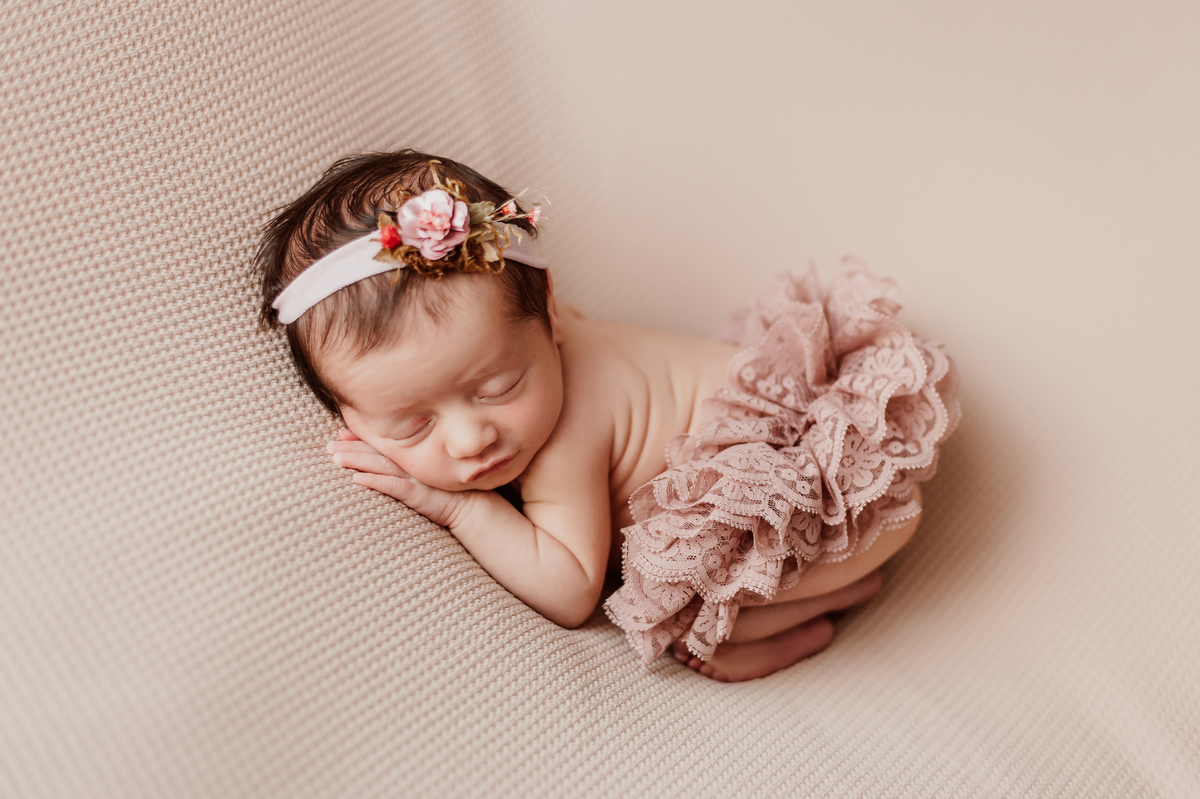 Ensaio newborn realizado no estúdio Juliana Lima, em Campinas