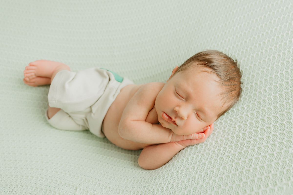 Ensaio Newborn realizado no estúdio fotográfico Juliana Lima, em Campinas