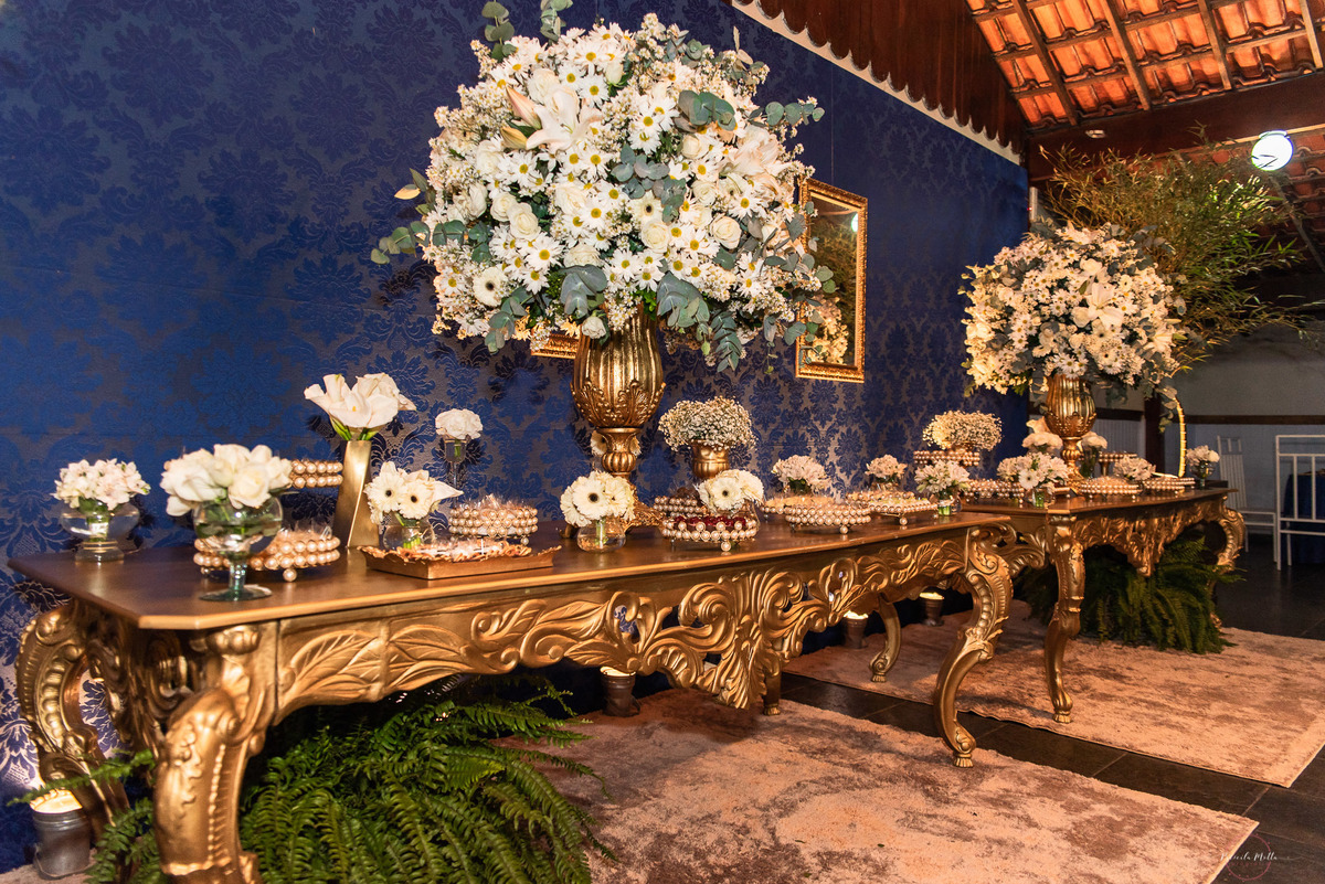 mesa dourada para decoração de casamento 