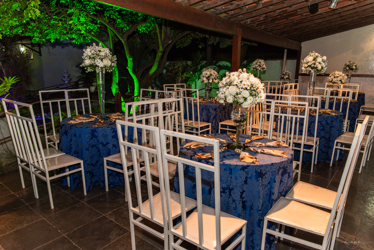 mesa de convidados azul 