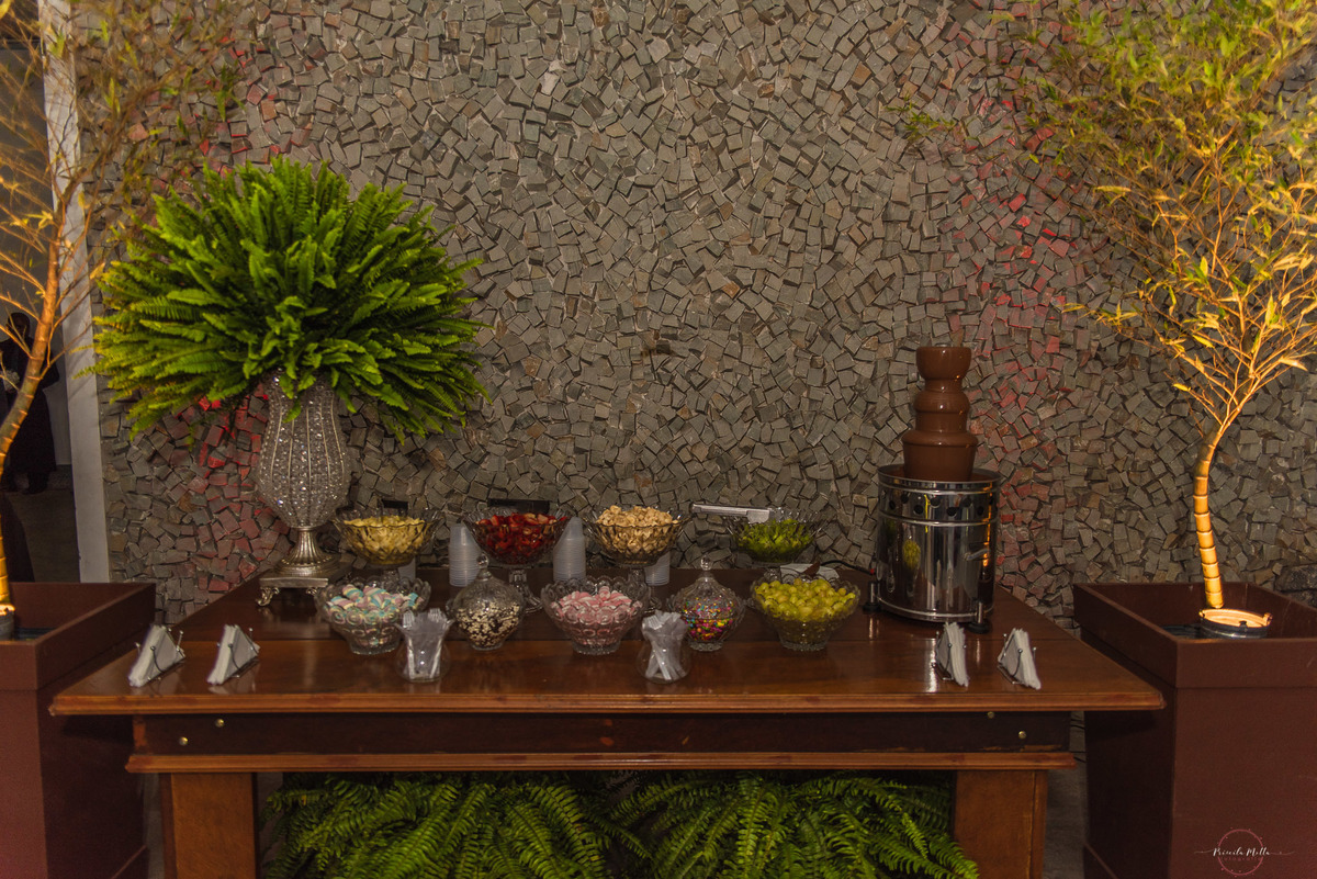 mesa de chocolate completa para eventos