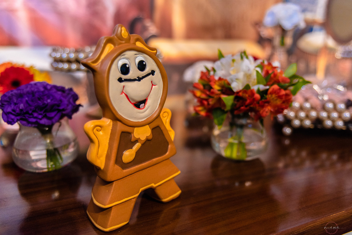 objetos para decoração festa Alice 