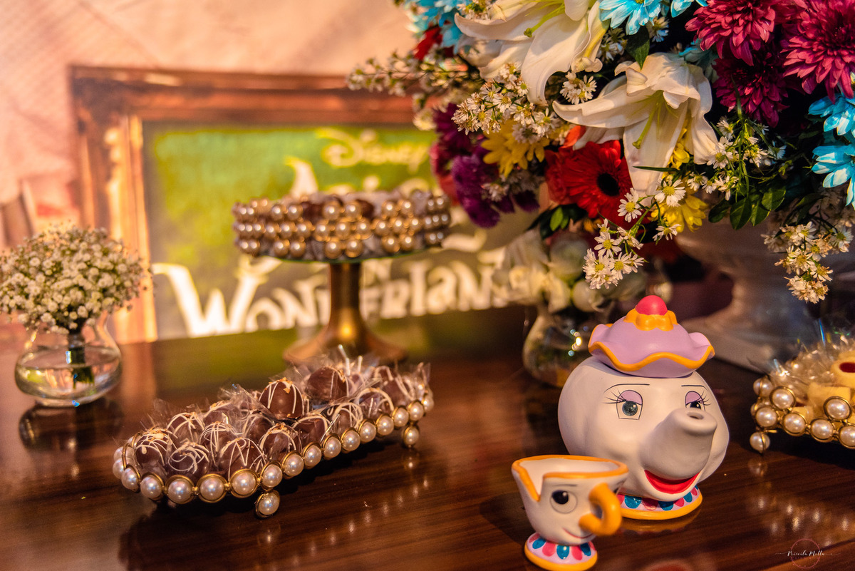 doces para decoração festa alice 