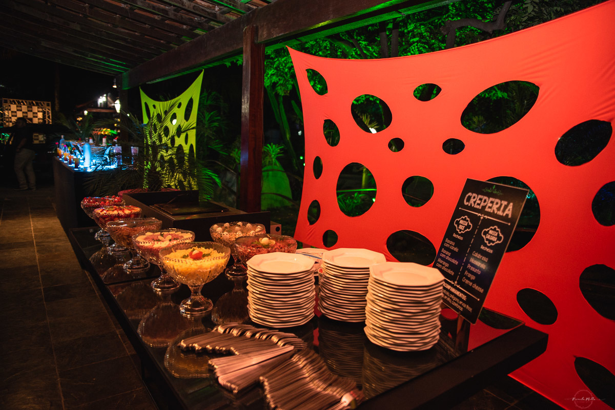 mesa de Crep para festa colorida