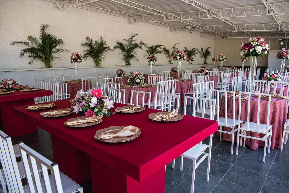 decoração de mesa para casamento marsala