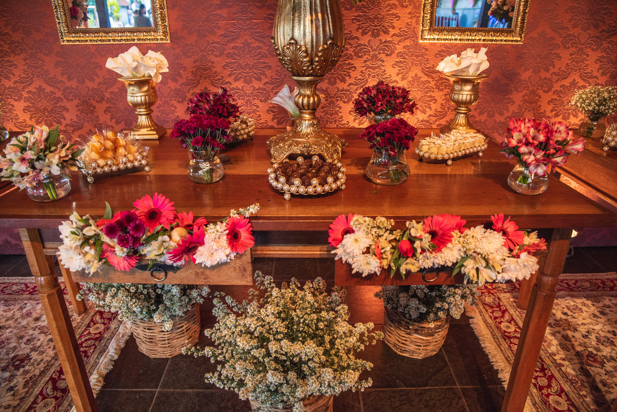 flores tons de marsala para decoracao de casamento