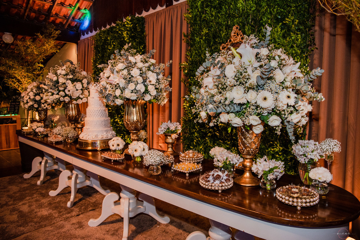 decoração para casamento na cor branca 