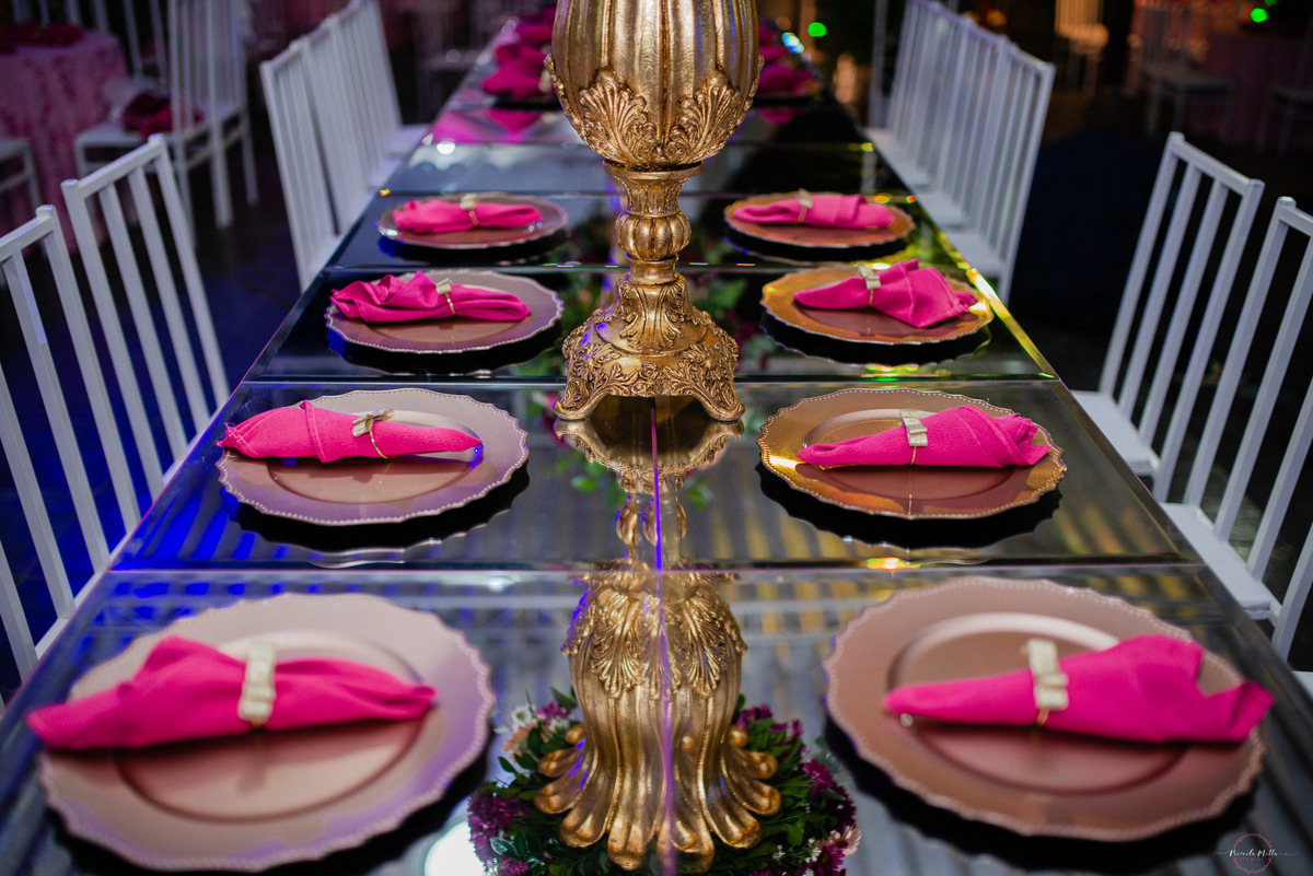 mesa de convidados para festa de 15 anos 