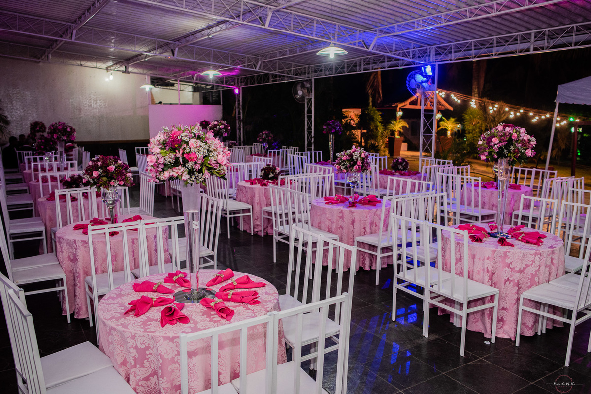 decoração cor de rosa para festa de 15 anos 