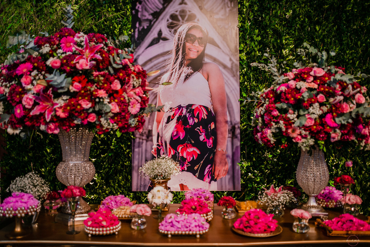 decoração com foto para 15 anos 