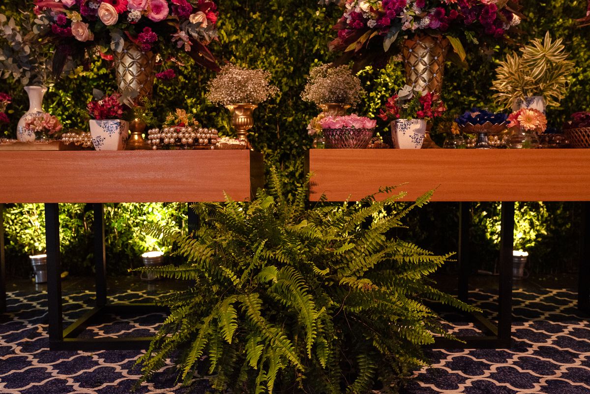 decoração para casamento com samambaia 