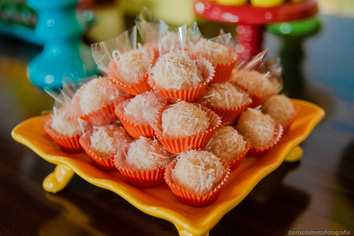 doces de coco para festa infantil 