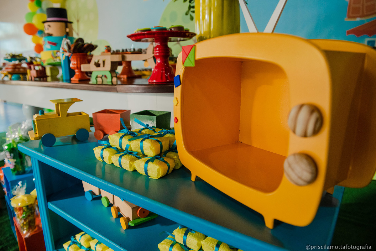 brinquedos para festa tema mundo bita 