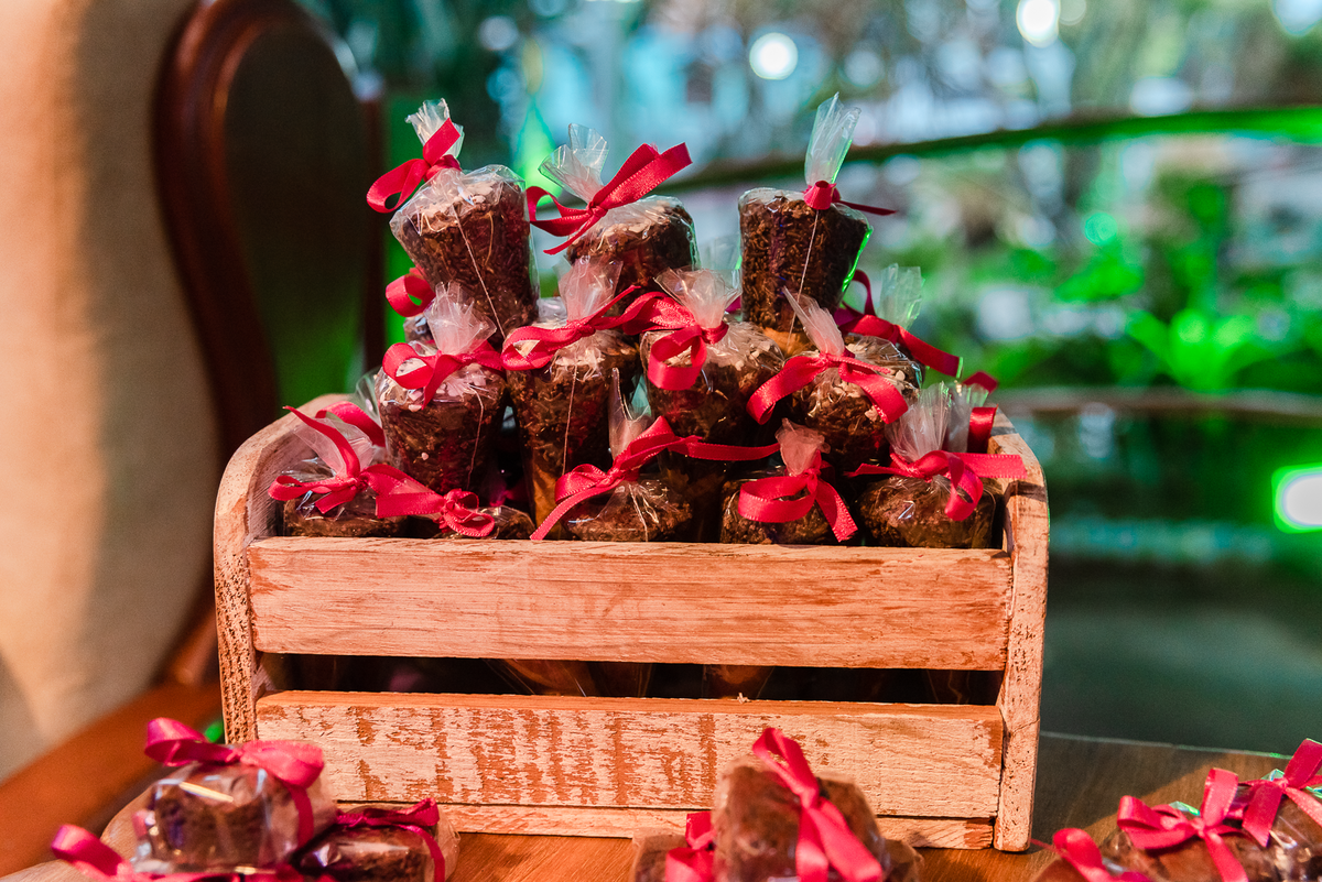 doces personalizados na cor rosa 