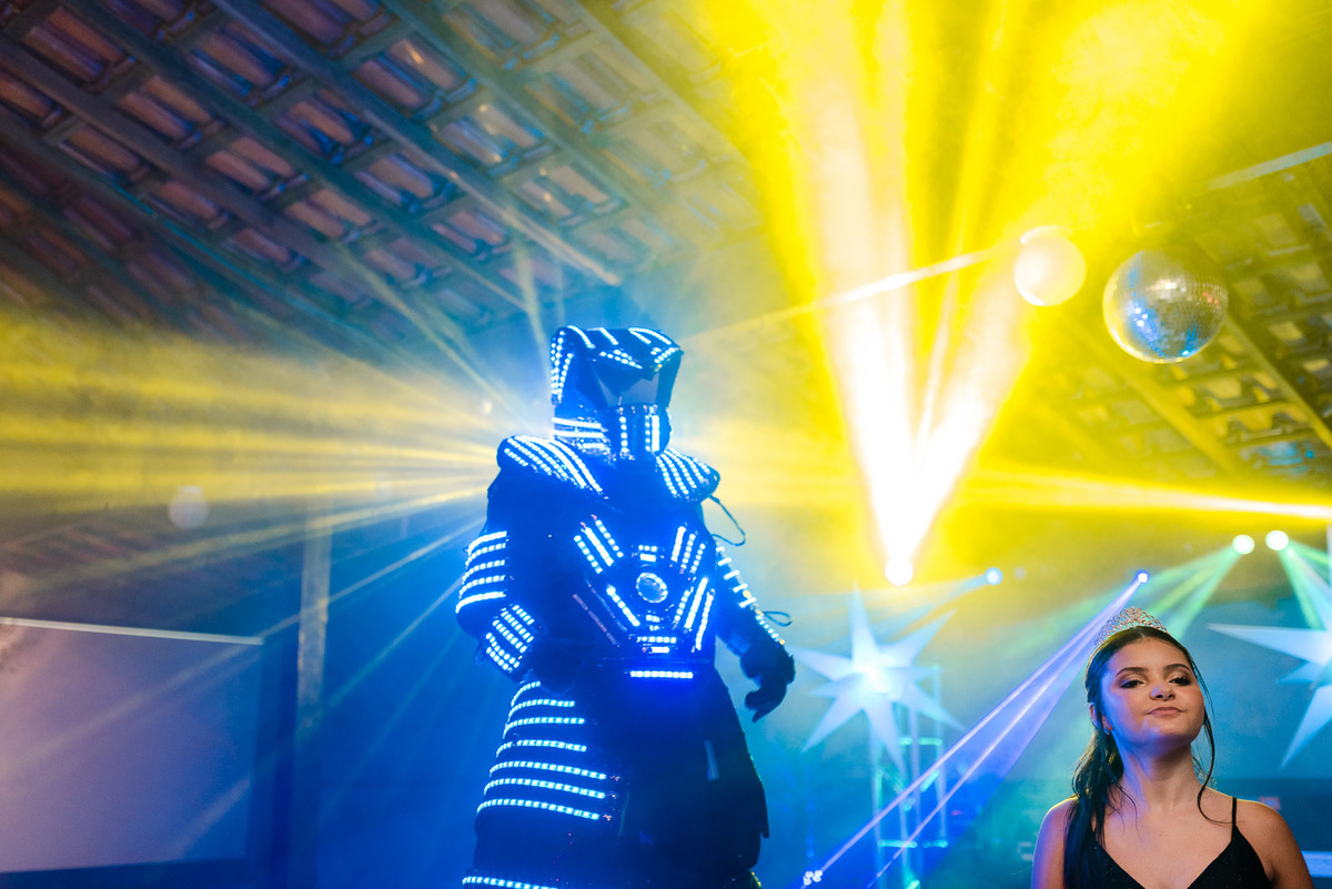 animação com robo em 15 anos 