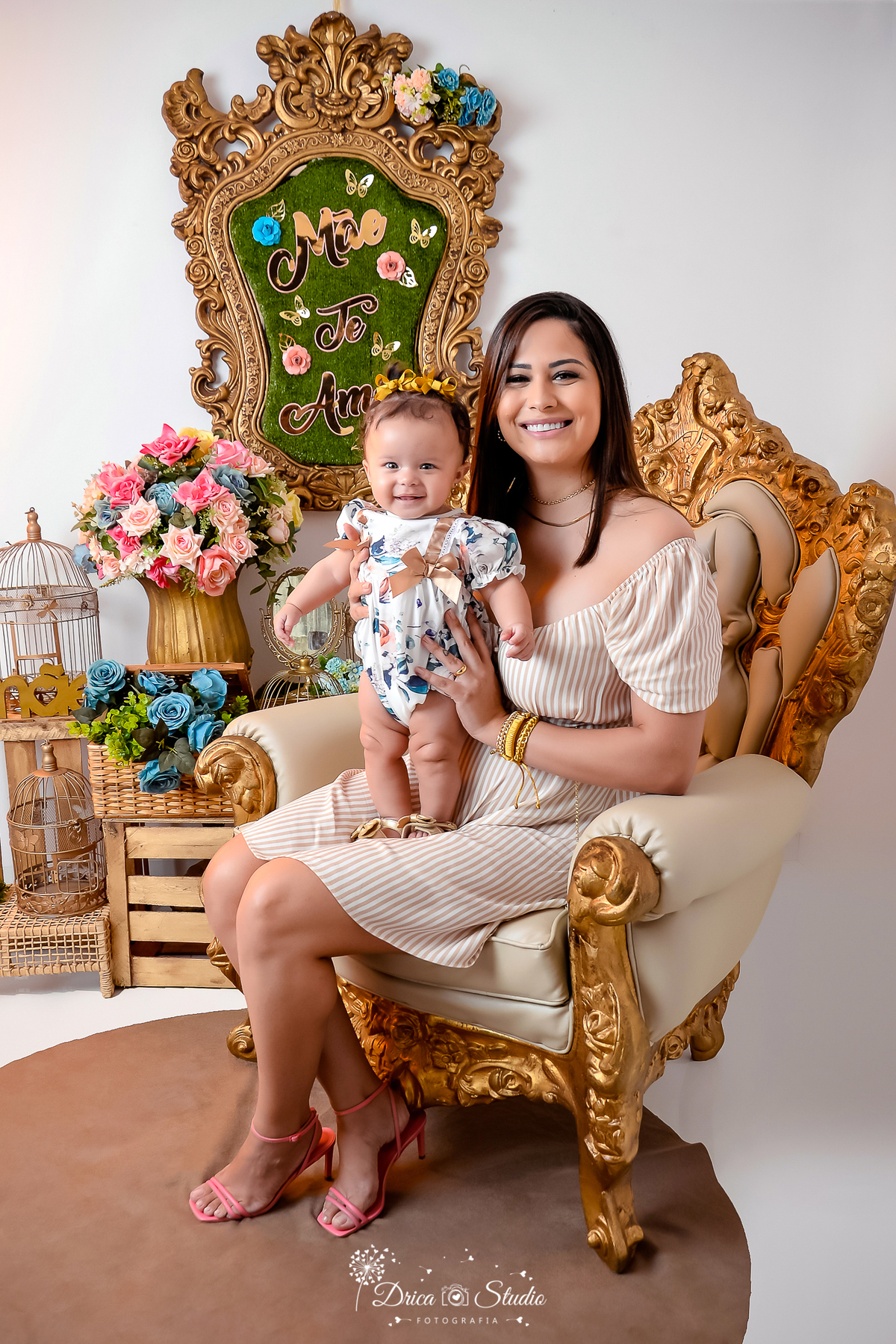 Dia das mães - mãe - ensaio - acompanhamento mensal - cenário - criança - infantil - amor eterno - mãe e filho - fotografia - drica studio fotografia - Xinguara - Pará - fotos em estúdio - roupas iguais 