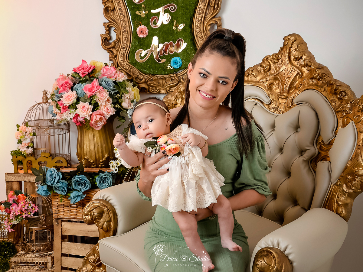 Dia das mães - mãe - ensaio - acompanhamento mensal - cenário - criança - infantil - amor eterno - mãe e filho - fotografia - drica studio fotografia - Xinguara - Pará - fotos em estúdio - roupas iguais 