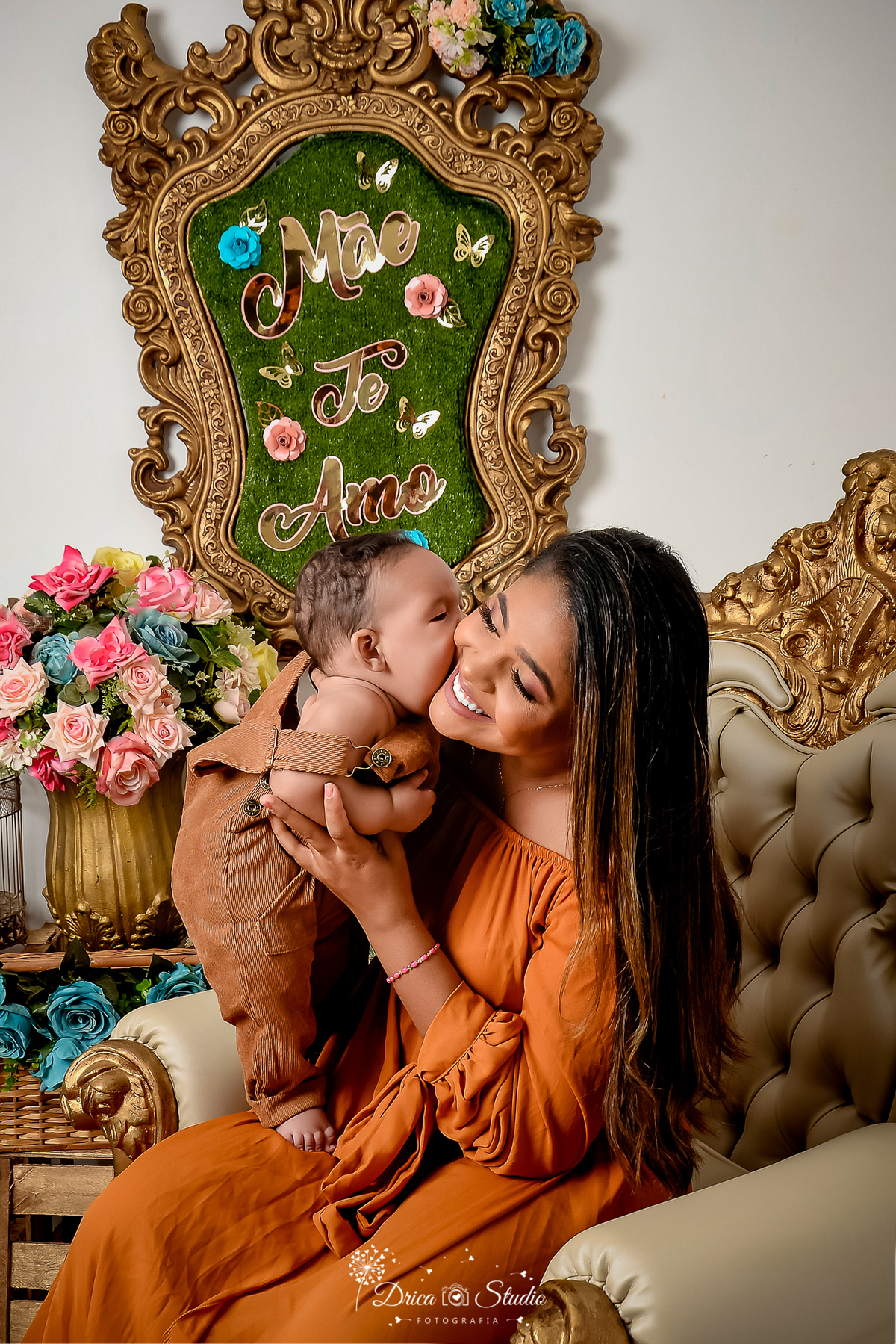 Dia das mães - mãe - ensaio - acompanhamento mensal - cenário - criança - infantil - amor eterno - mãe e filho - fotografia - drica studio fotografia - Xinguara - Pará - fotos em estúdio - roupas iguais 