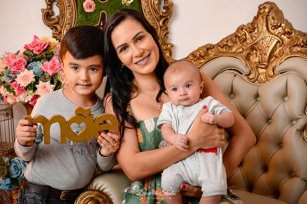 Dia das mães - mãe - ensaio - acompanhamento mensal - cenário - criança - infantil - amor eterno - mãe e filho - fotografia - drica studio fotografia - Xinguara - Pará - fotos em estúdio - roupas iguais 