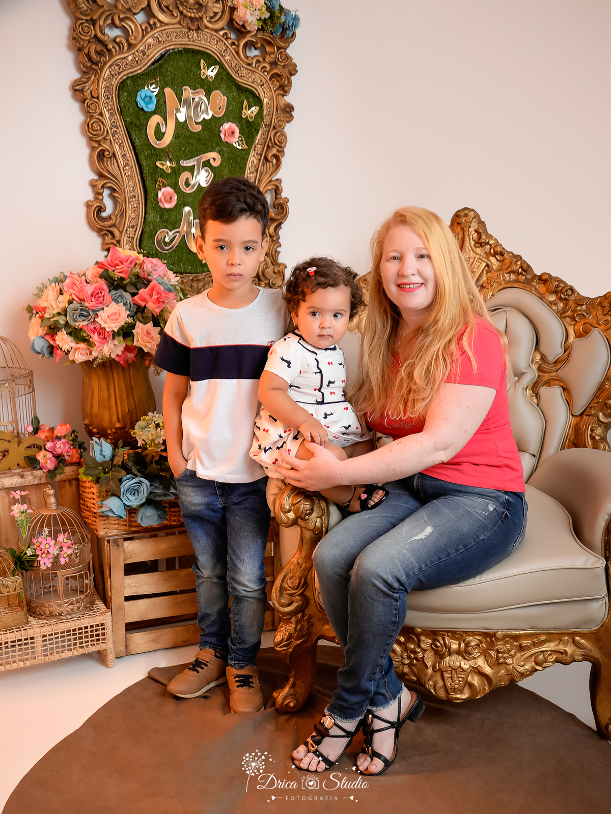Dia das mães - mãe - ensaio - acompanhamento mensal - cenário - criança - infantil - amor eterno - mãe e filho - fotografia - drica studio fotografia - Xinguara - Pará - fotos em estúdio - roupas iguais 