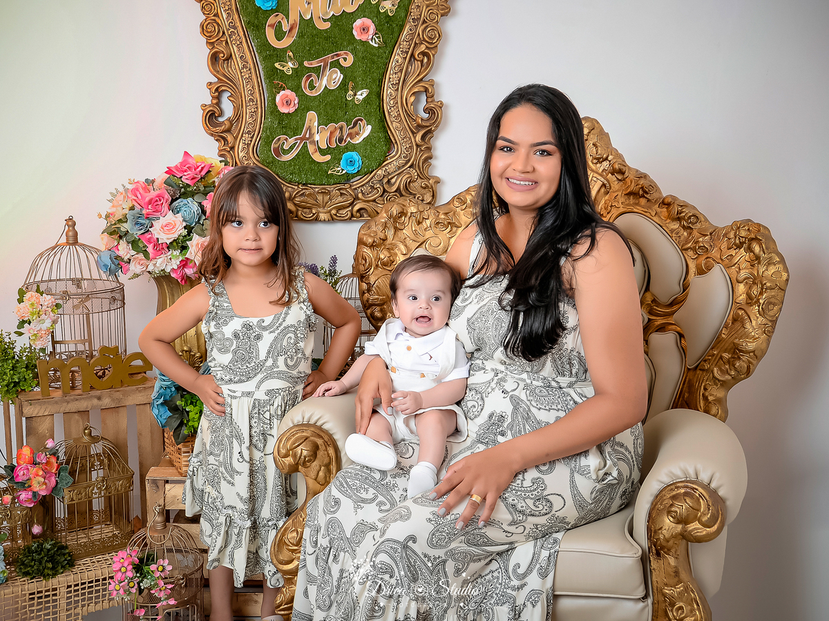 Dia das mães - mãe - ensaio - acompanhamento mensal - cenário - criança - infantil - amor eterno - mãe e filho - fotografia - drica studio fotografia - Xinguara - Pará - fotos em estúdio - roupas iguais 