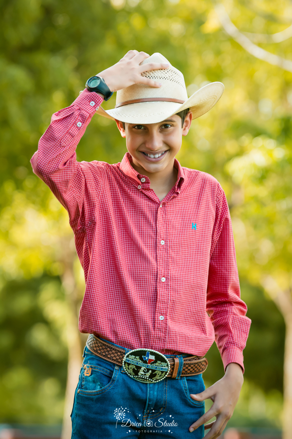 fotos externas - fotos ao ar livre - fotos família - fotografia - smash de cake - família feliz - modelos de fotos externas - bolo - drica studio fotografia - xinguara - pará - irmãos - country 