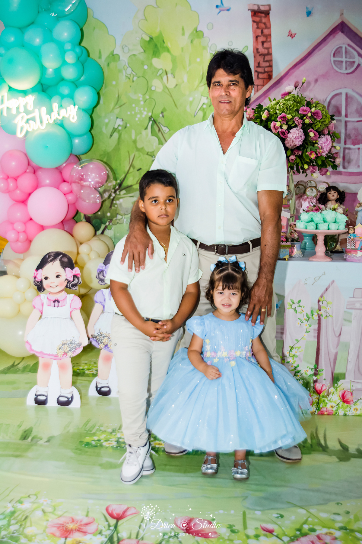 Aniversário - 2 anos - fotos - aniversário infantil - menina - meu mundo rosa - fotografia - drica studio - Xinguara - Pará - fotos família - tema bonecas - fotos externas
