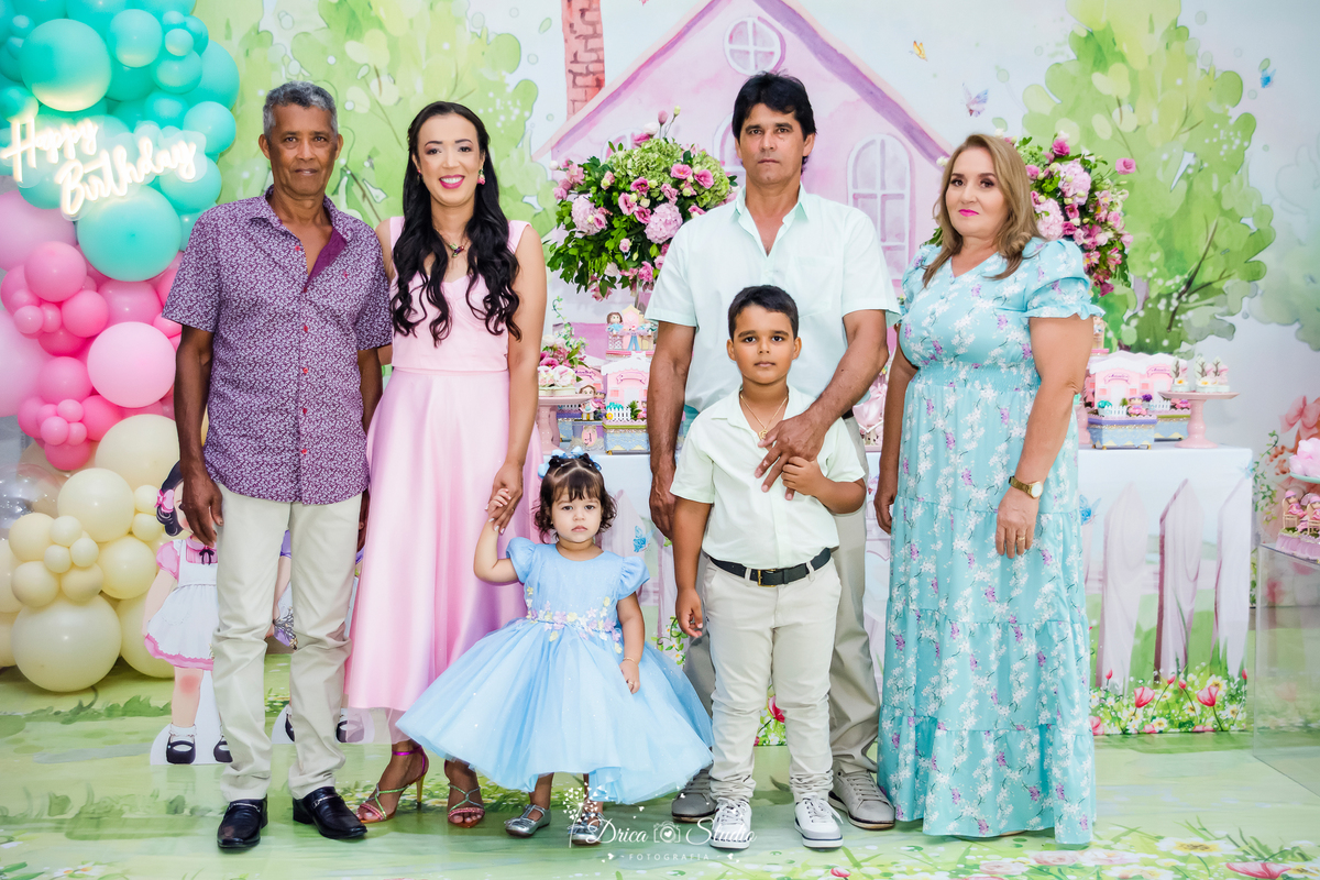 Aniversário - 2 anos - fotos - aniversário infantil - menina - meu mundo rosa - fotografia - drica studio - Xinguara - Pará - fotos família - tema bonecas - fotos externas