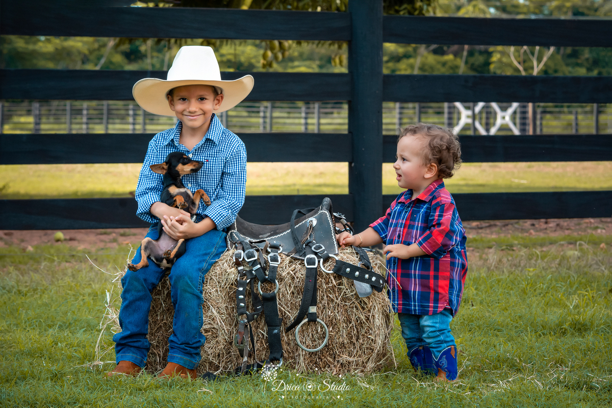 fotos externas - smash de cake - meu mundo azul - fotos em família - fotos infantis - fotos com bolo - fotos infantis country  - menino - Drica studio - fotografias - Xinguara - Pará - 1 aninho - meu primeiro aninho - acompanhamento mensal 