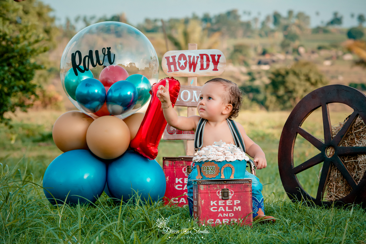 fotos externas - smash de cake - meu mundo azul - fotos em família - fotos infantis - fotos com bolo - fotos infantis country  - menino - Drica studio - fotografias - Xinguara - Pará - 1 aninho - meu primeiro aninho - acompanhamento mensal - fotos fazenda