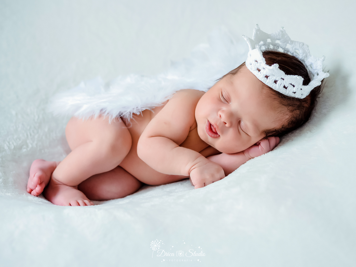Newborn - menino - meu mundo azul - newborn masculino - fotos delicadas - fotos infantis delicadas - fotografa infantil - príncipe - fotos em estúdio - fotos de recém nascido dormindo - Xinguara - Pará - drica studio - fotografia 