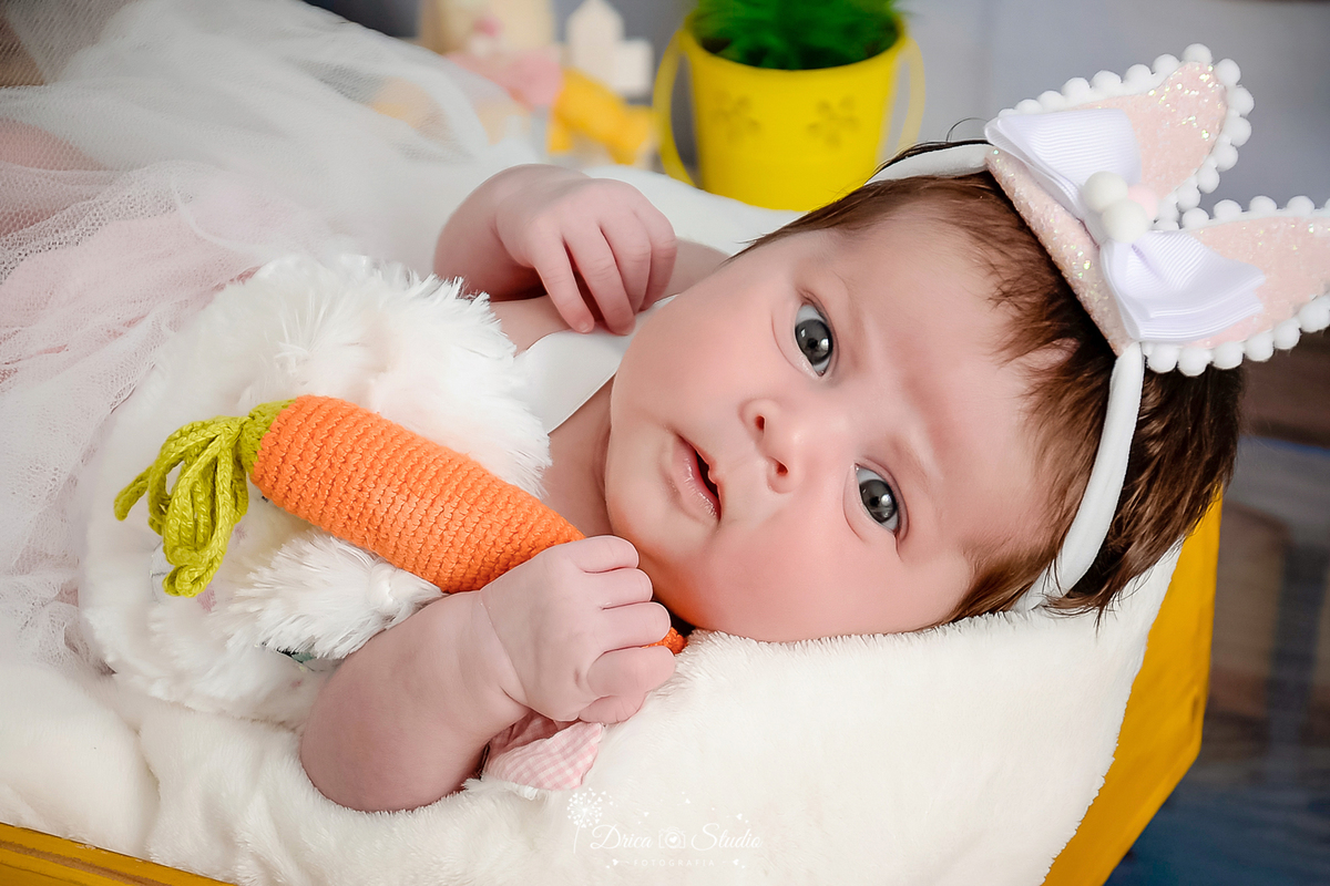páscoa - acompanhamento mensal - cenários temáticos - coelho da páscoa - fotos em estúdio - infantil - kids - ensaio de bebês - crescimento infantil - menino - menina - Xinguara - Pará -  Drica studio - fotografia - fotos