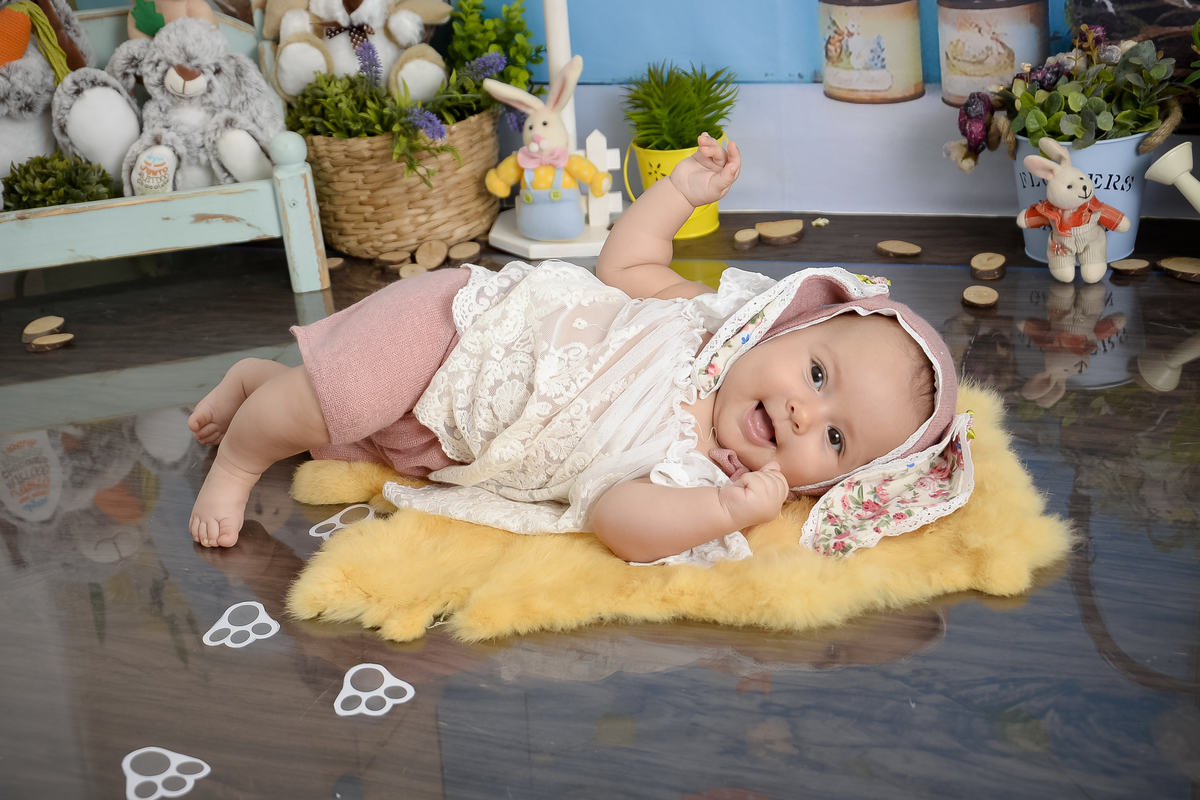 páscoa - acompanhamento mensal - cenários temáticos - coelho da páscoa - fotos em estúdio - infantil - kids - ensaio de bebês - crescimento infantil - menino - menina - Xinguara - Pará -  Drica studio - fotografia - fotos