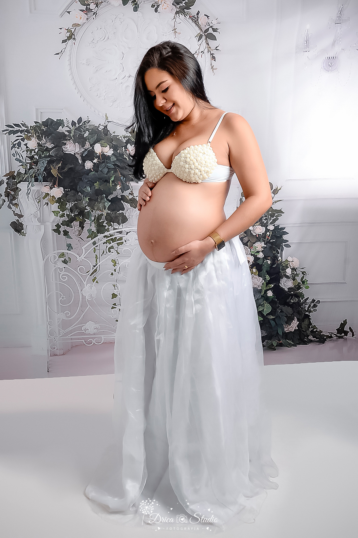 gestante - gestação - gravidez - meu mundo rosa - fotos diferentes de gestantes - pai e mãe - pacotinho de amor - á espera de uma menina - fotos gestante com cachorro - drica studio - fotografia - xinguara - pará - fotos em estúdio